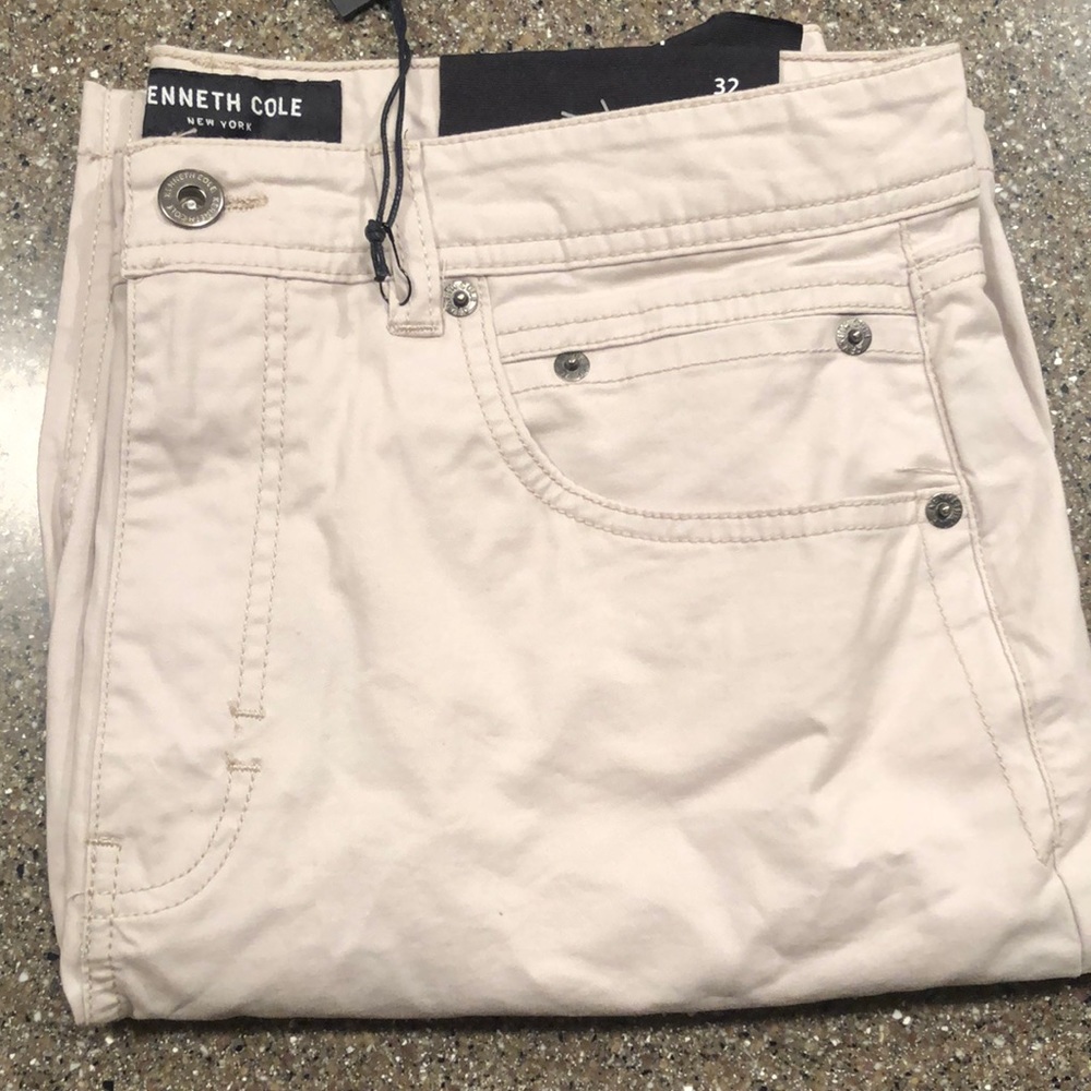 Kenneth Cole Men’s size 32 khaki shorts